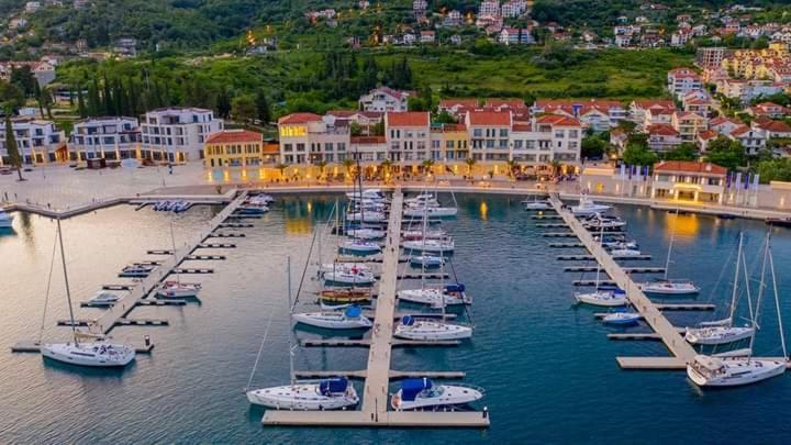 Appartamento Blue Sea Herceg Novi Esterno foto