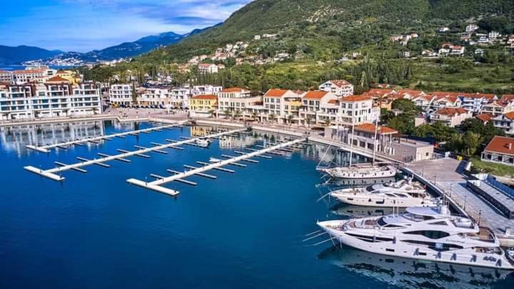 Appartamento Blue Sea Herceg Novi Esterno foto